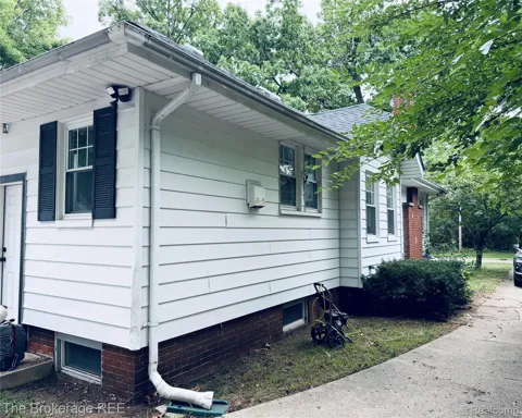 827 E Main Street