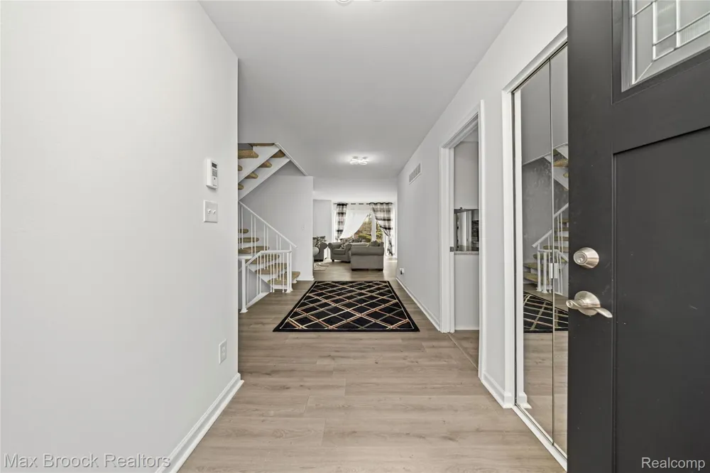 7451 Pebble Point West Bloomfield Charter Township, MI 48322