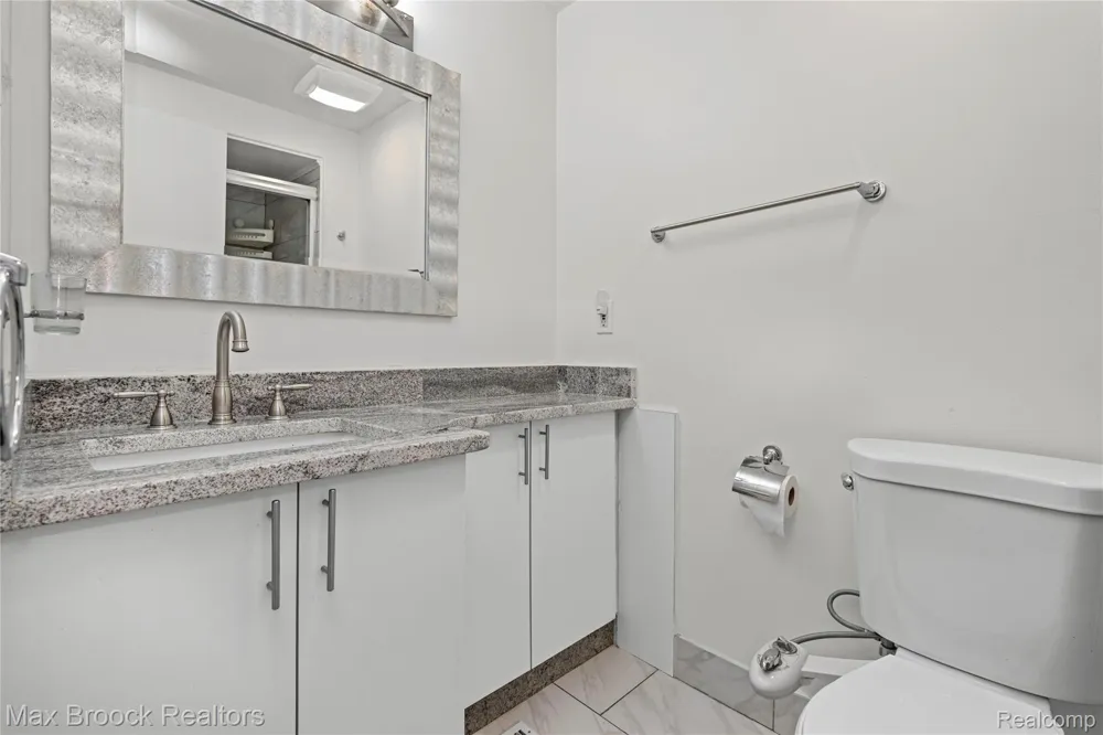 7451 Pebble Point West Bloomfield Charter Township, MI 48322
