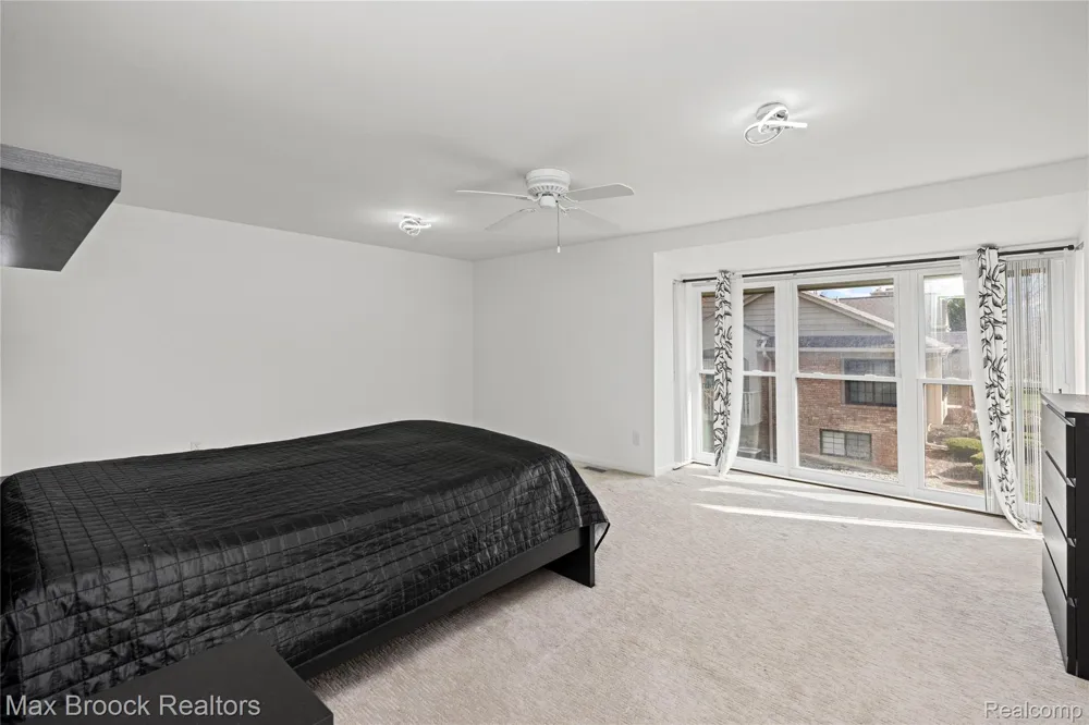 7451 Pebble Point West Bloomfield Charter Township, MI 48322