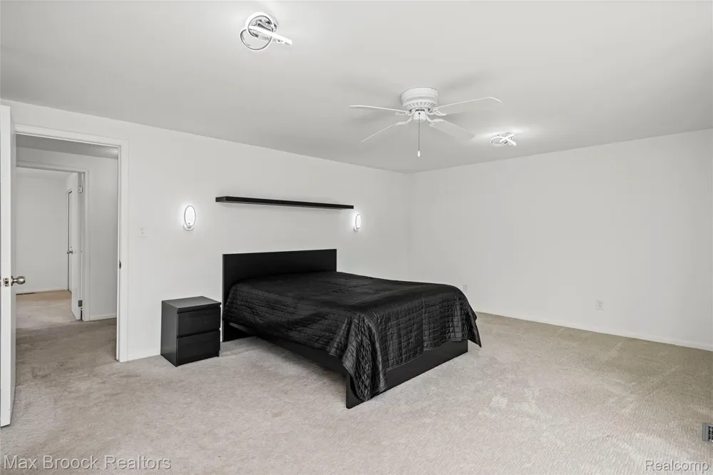 7451 Pebble Point West Bloomfield Charter Township, MI 48322