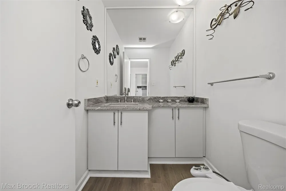 7451 Pebble Point West Bloomfield Charter Township, MI 48322