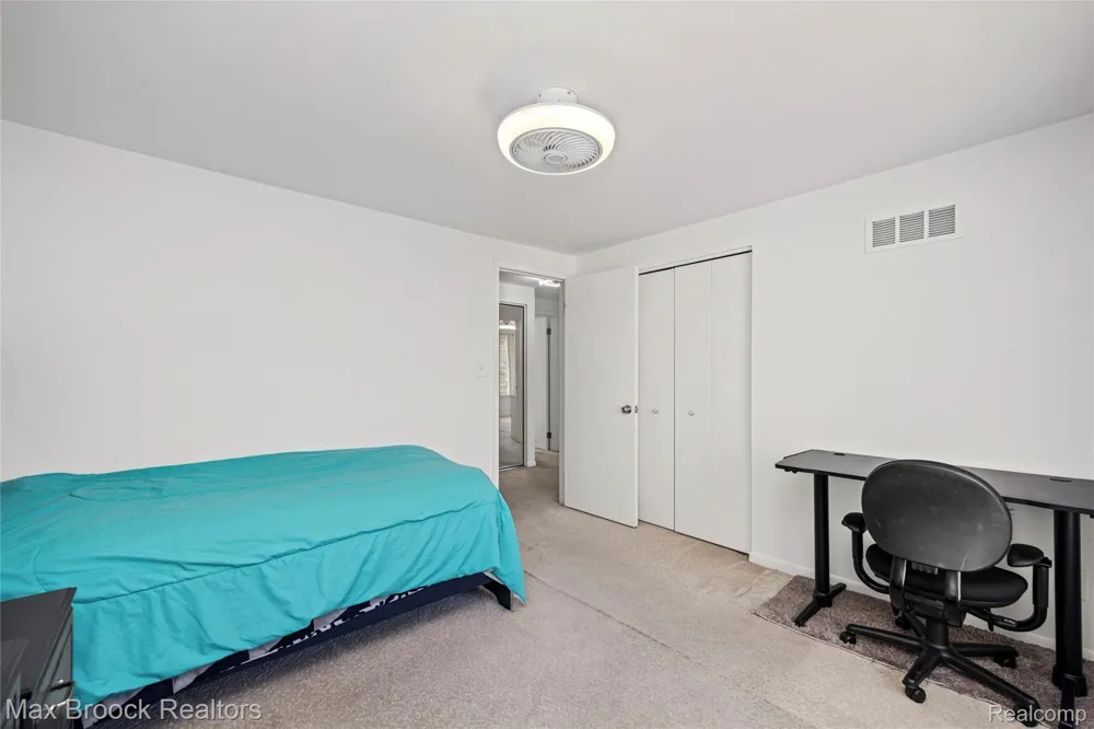 7451 Pebble Point West Bloomfield Charter Township, MI 48322