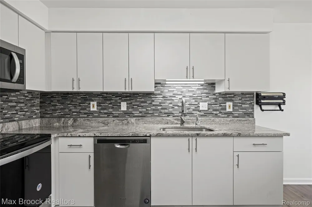 7451 Pebble Point West Bloomfield Charter Township, MI 48322