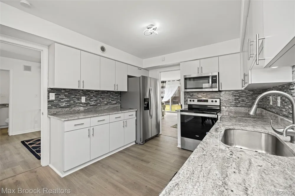 7451 Pebble Point West Bloomfield Charter Township, MI 48322