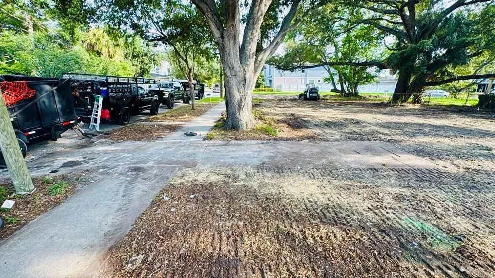 302 ALBANY AVENUE Tampa, FL 33606