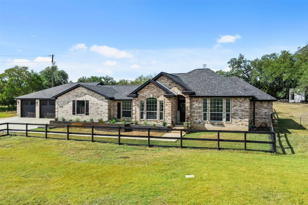 213 Beauchamp Road Dripping Springs, TX 78620