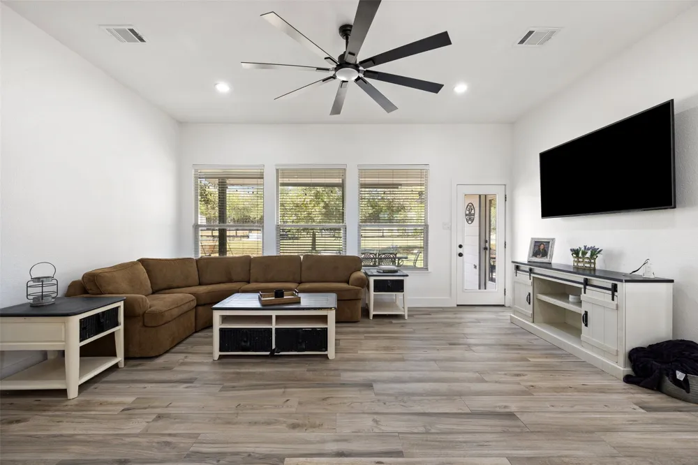 213 Beauchamp Road Dripping Springs, TX 78620