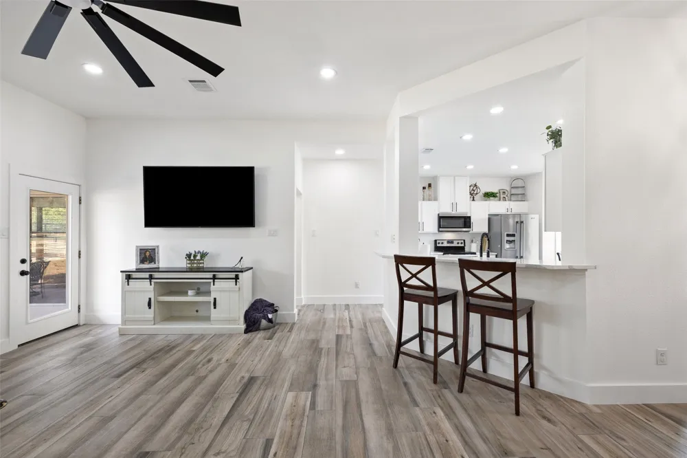 213 Beauchamp Road Dripping Springs, TX 78620