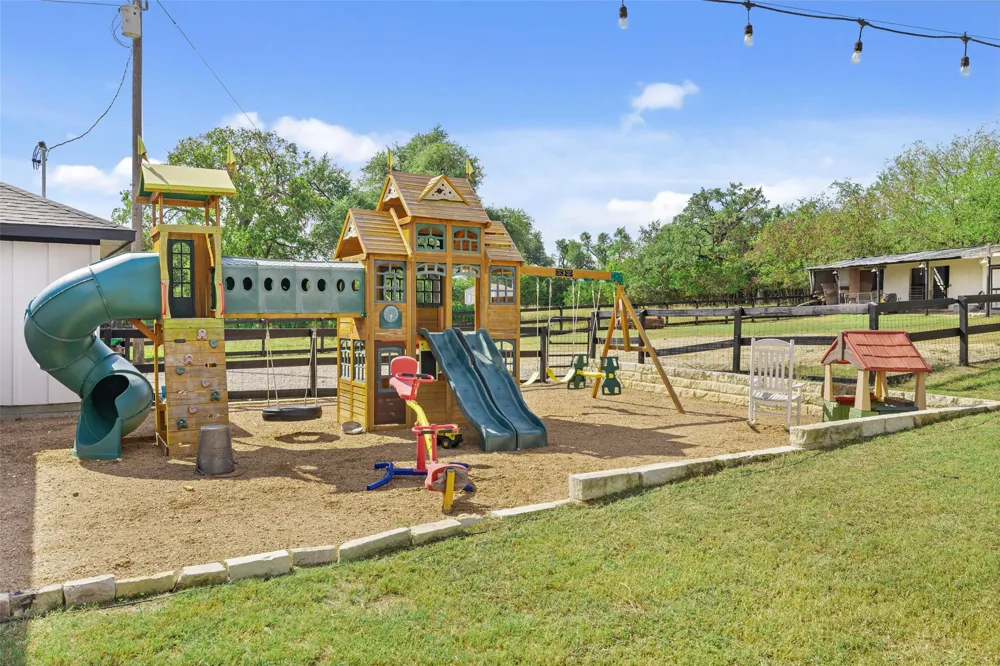213 Beauchamp Road Dripping Springs, TX 78620