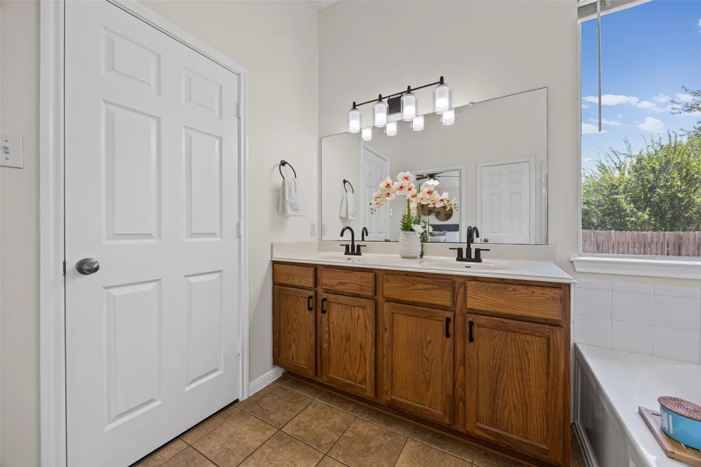 3701 Pine Needle Circle Round Rock, TX 78681