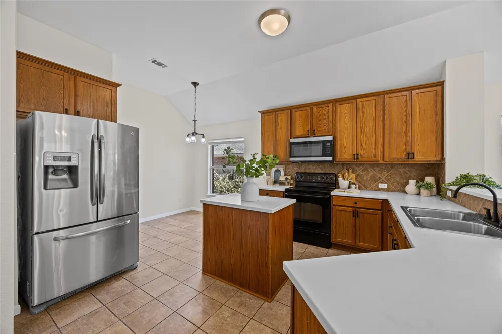3701 Pine Needle Circle Round Rock, TX 78681