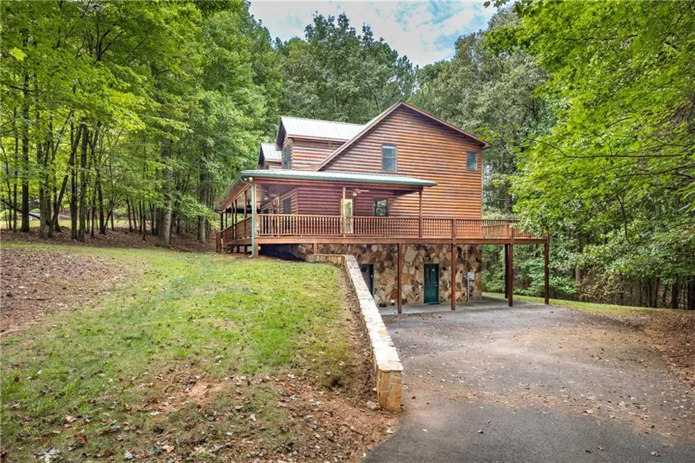 7 Lakeview Circle Ellijay, GA 30536