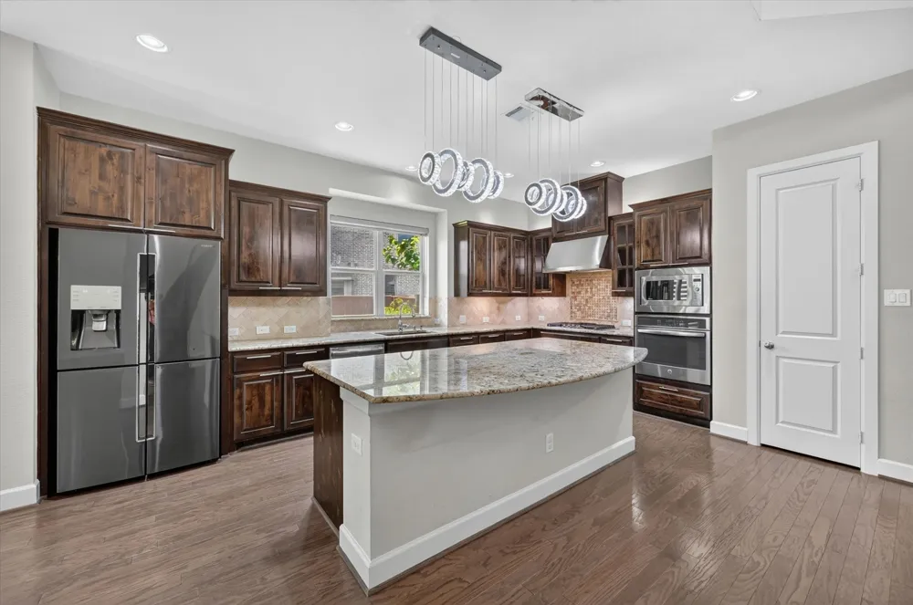 7840 Renderbrook Bend Irving, TX 75063