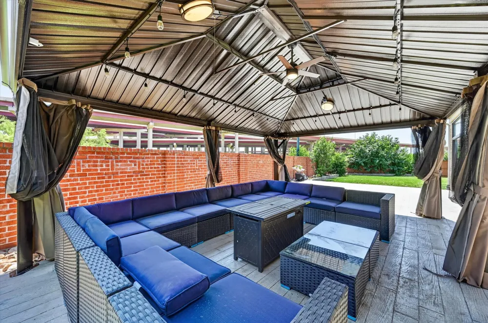 7840 Renderbrook Bend Irving, TX 75063