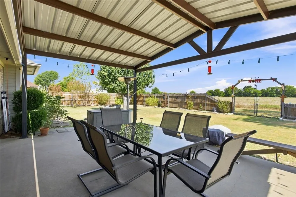 104 Butler Street Savoy, TX 75479