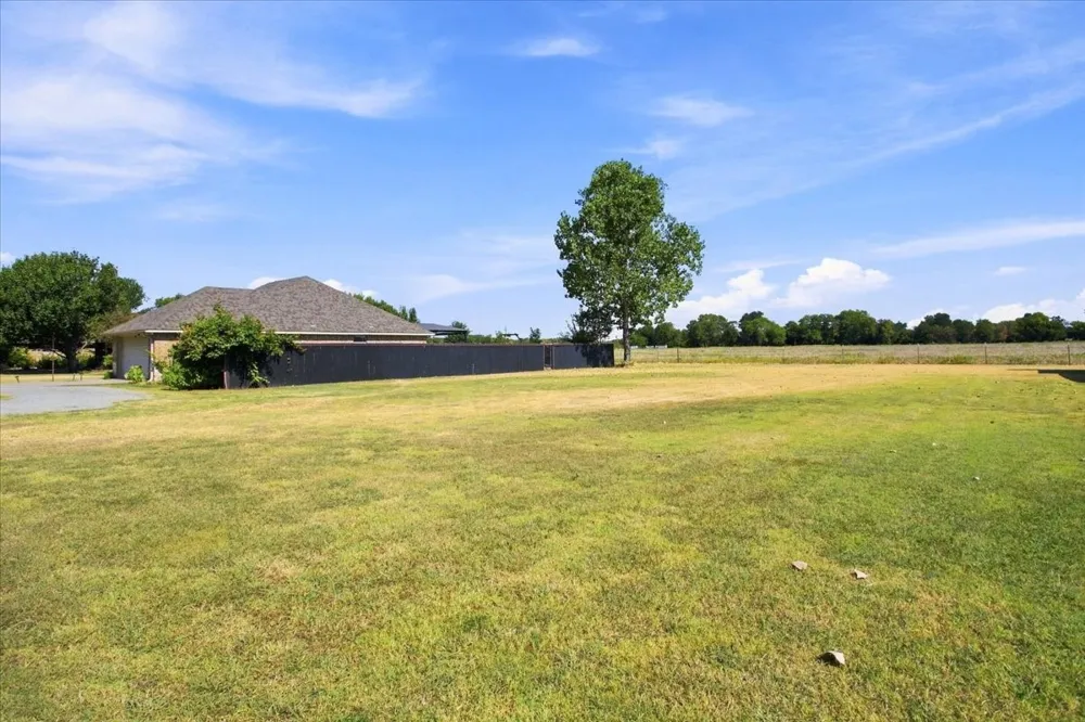 104 Butler Street Savoy, TX 75479