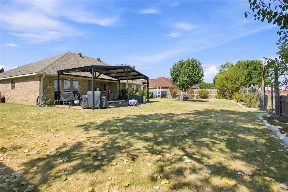 104 Butler Street Savoy, TX 75479