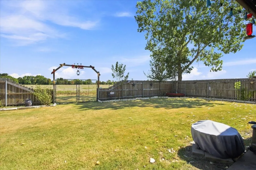 104 Butler Street Savoy, TX 75479