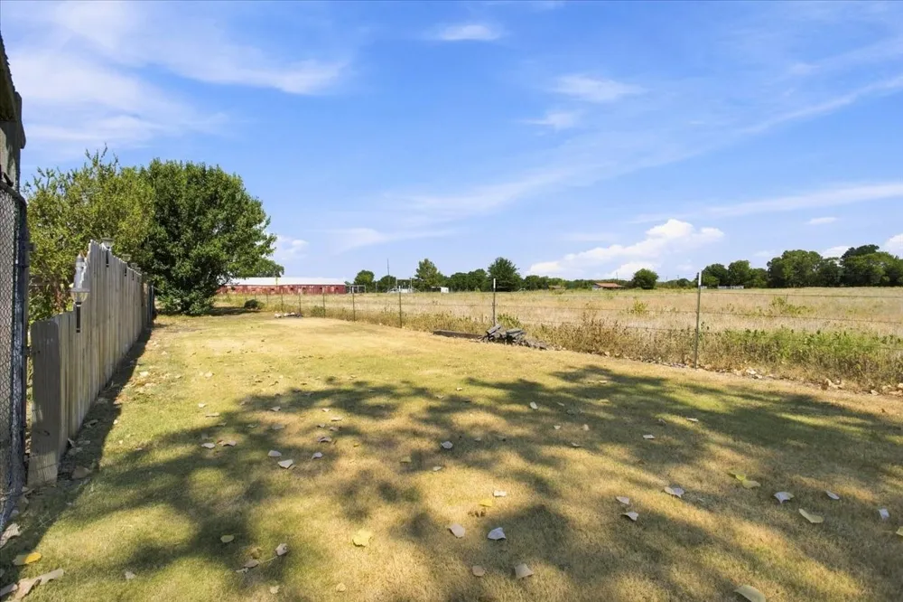 104 Butler Street Savoy, TX 75479