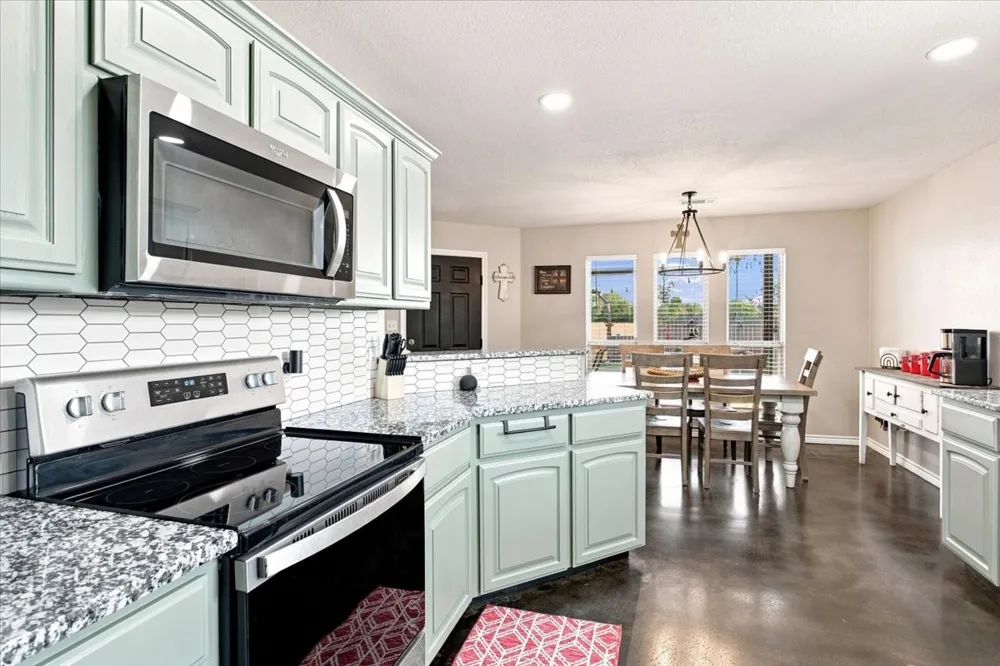 104 Butler Street Savoy, TX 75479