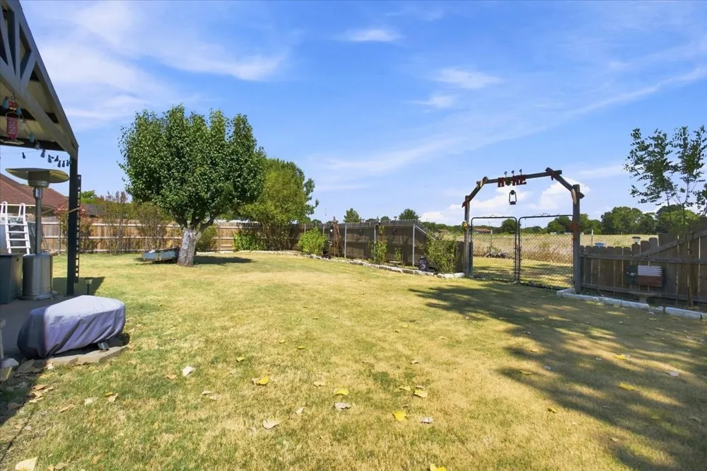 104 Butler Street Savoy, TX 75479
