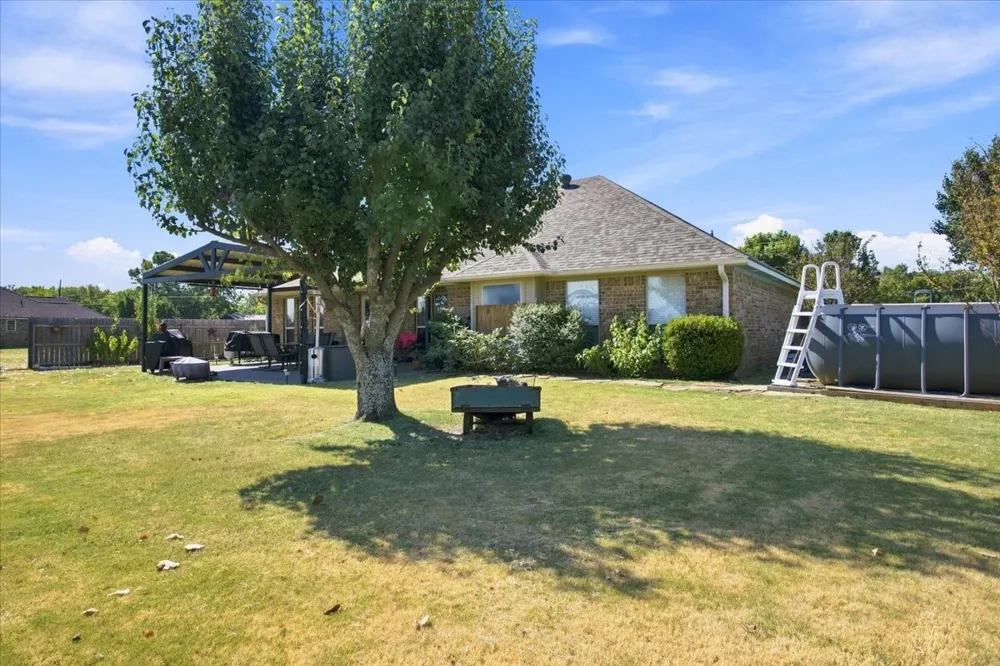 104 Butler Street Savoy, TX 75479