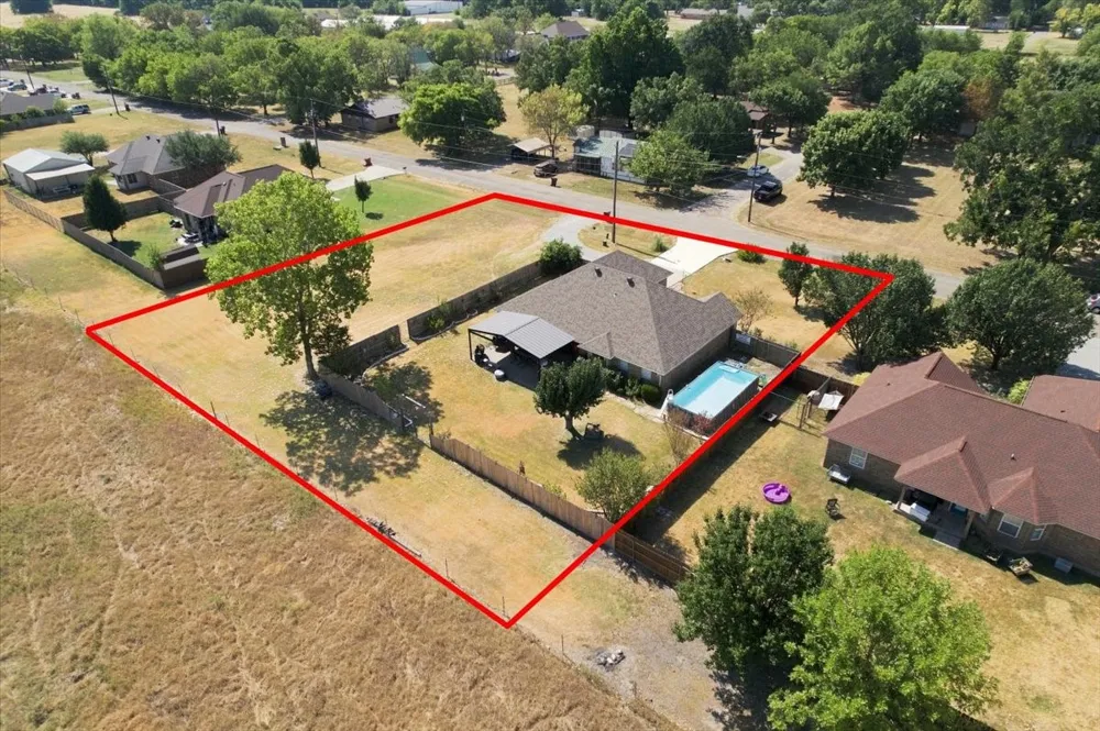 104 Butler Street Savoy, TX 75479
