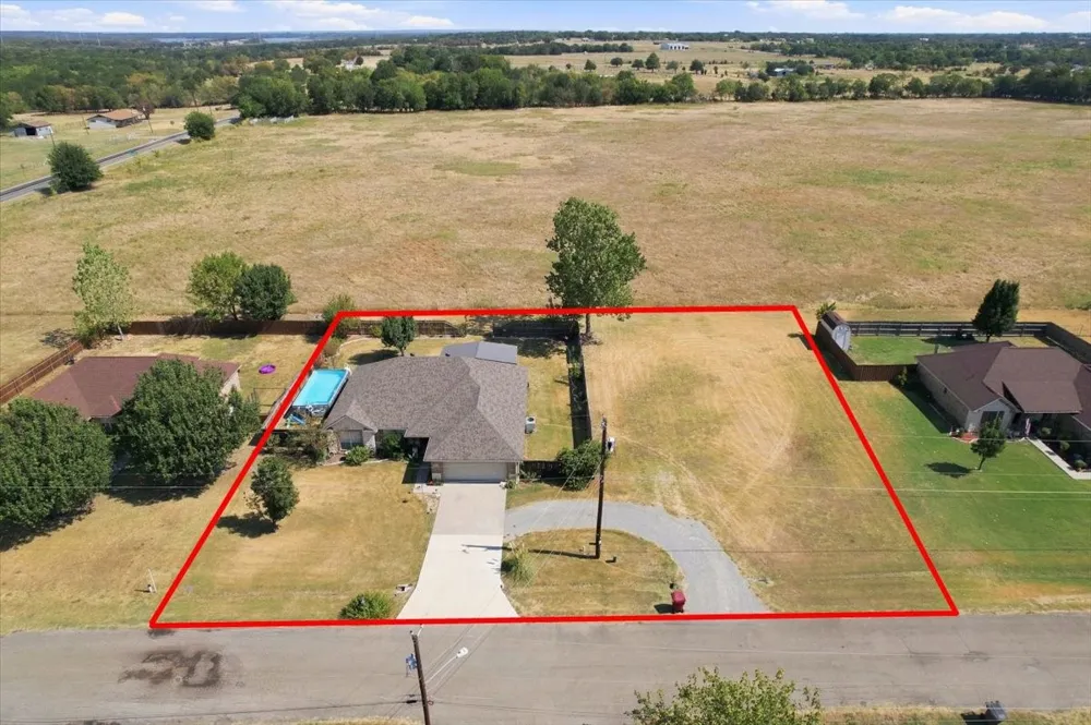 104 Butler Street Savoy, TX 75479