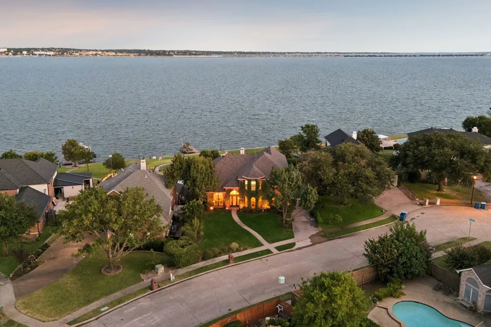 9910 Lincolnshire Lane Rockwall, TX 75087
