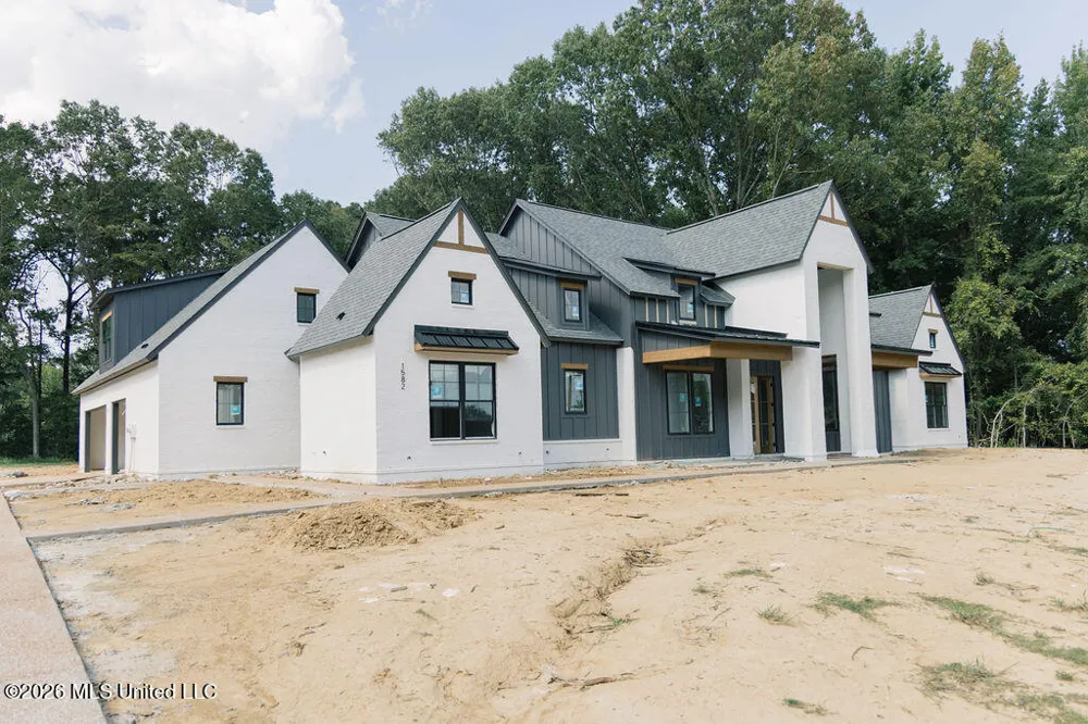 1582 Ella Cove Hernando, MS 38632