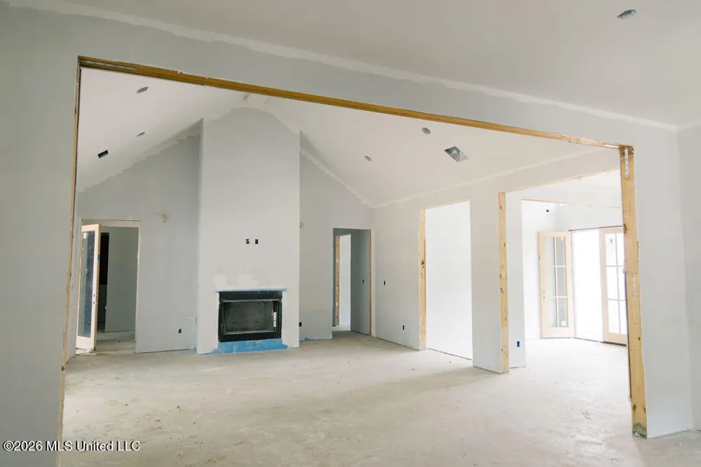 1582 Ella Cove Hernando, MS 38632