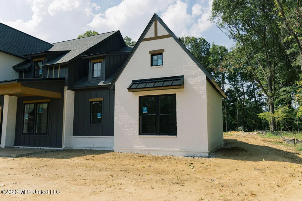 1582 Ella Cove Hernando, MS 38632