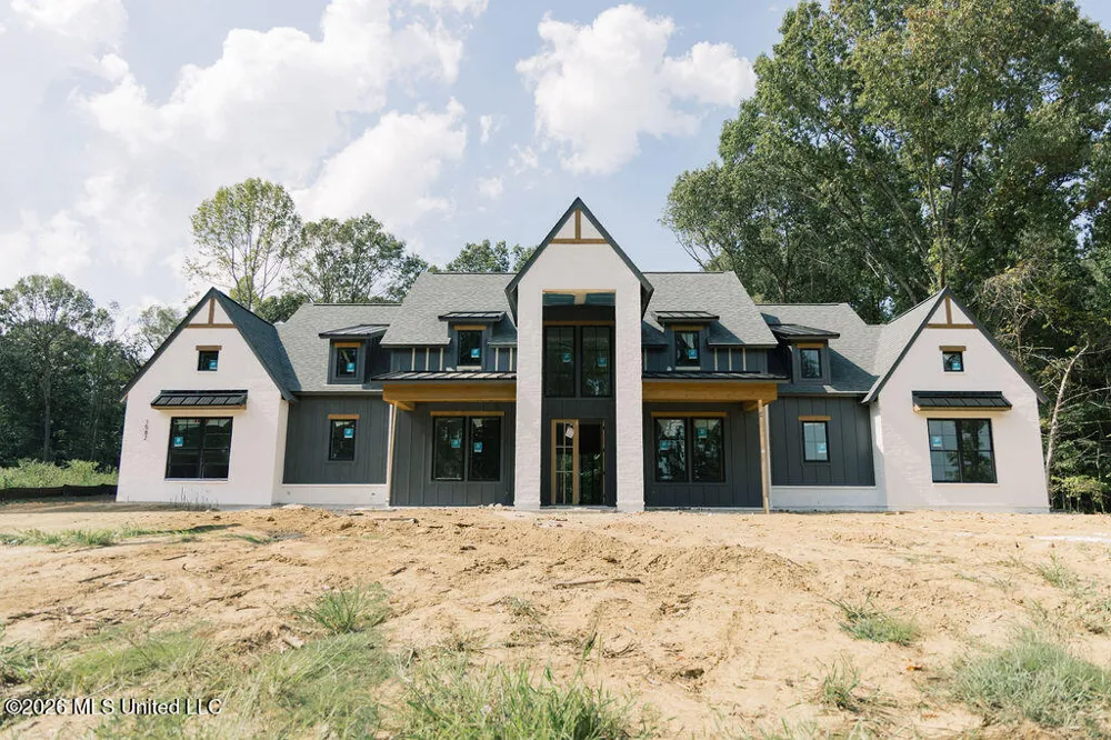 1582 Ella Cove Hernando, MS 38632