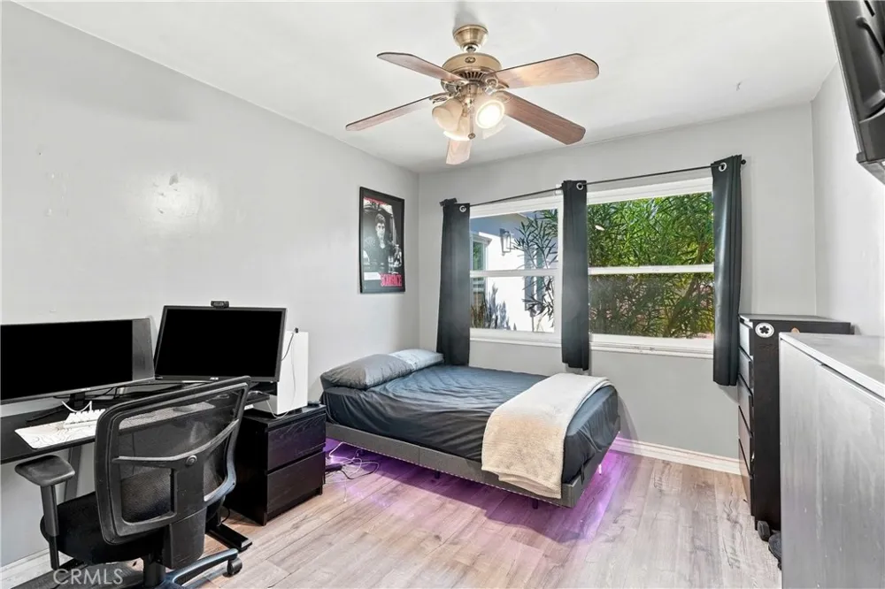 19857 Bassett Winnetka, CA 91306