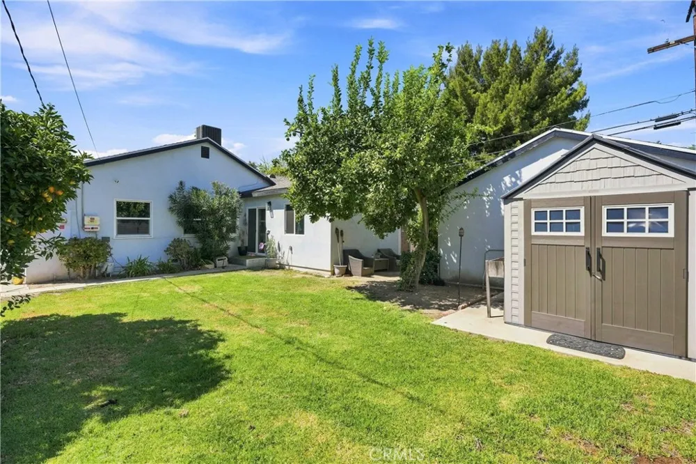 19857 Bassett Winnetka, CA 91306