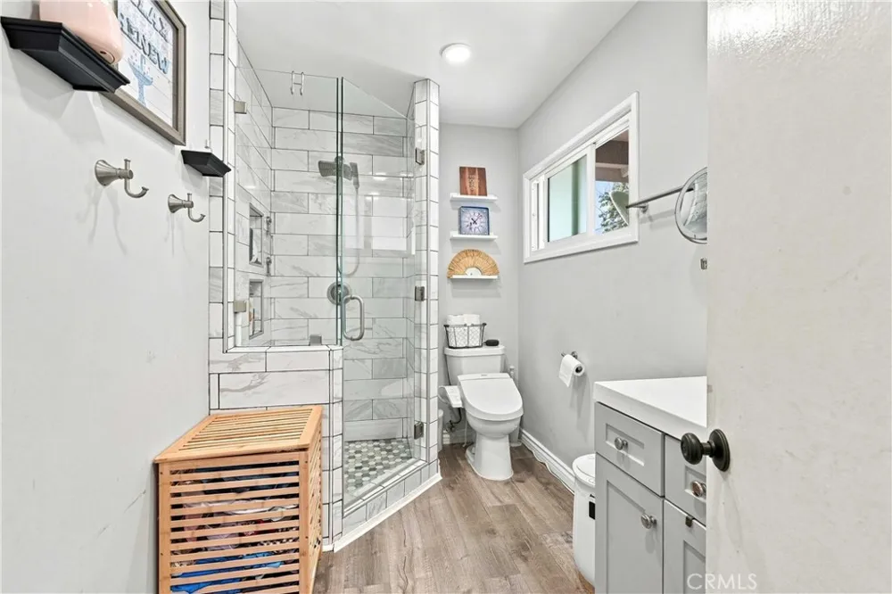 19857 Bassett Winnetka, CA 91306
