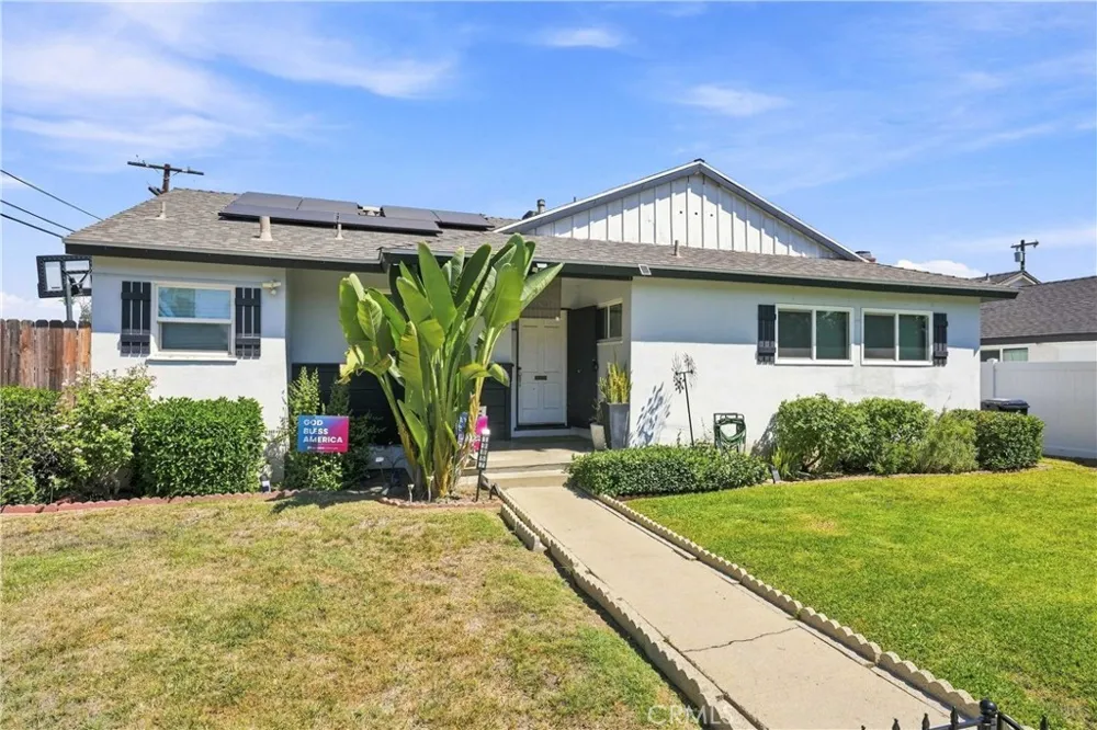 19857 Bassett Winnetka, CA 91306