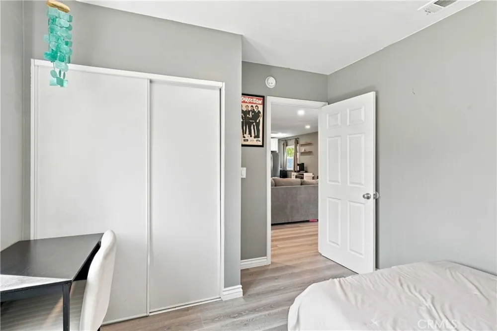19857 Bassett Winnetka, CA 91306