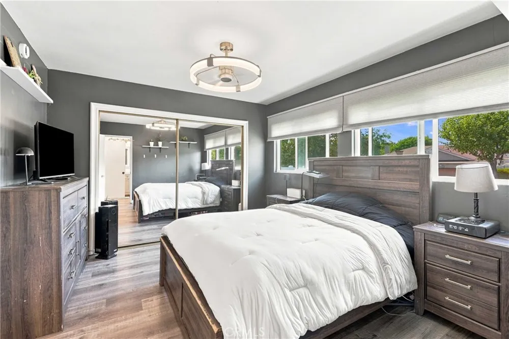 19857 Bassett Winnetka, CA 91306
