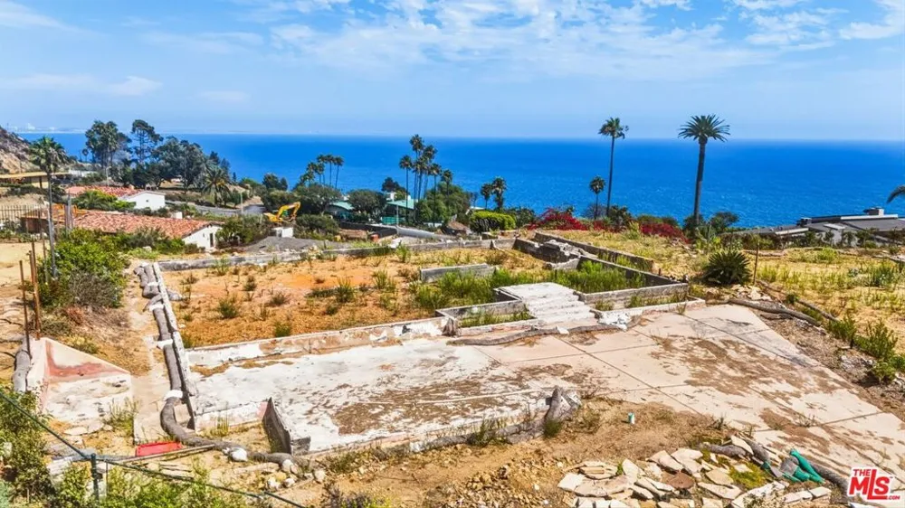 20412 Roca Chica Drive Malibu, CA 90265