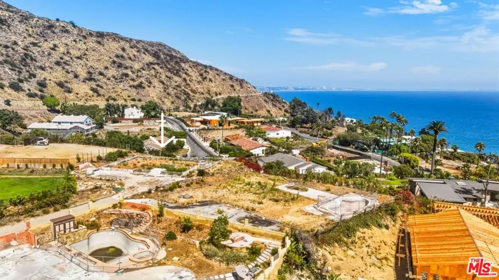 20412 Roca Chica Drive Malibu, CA 90265