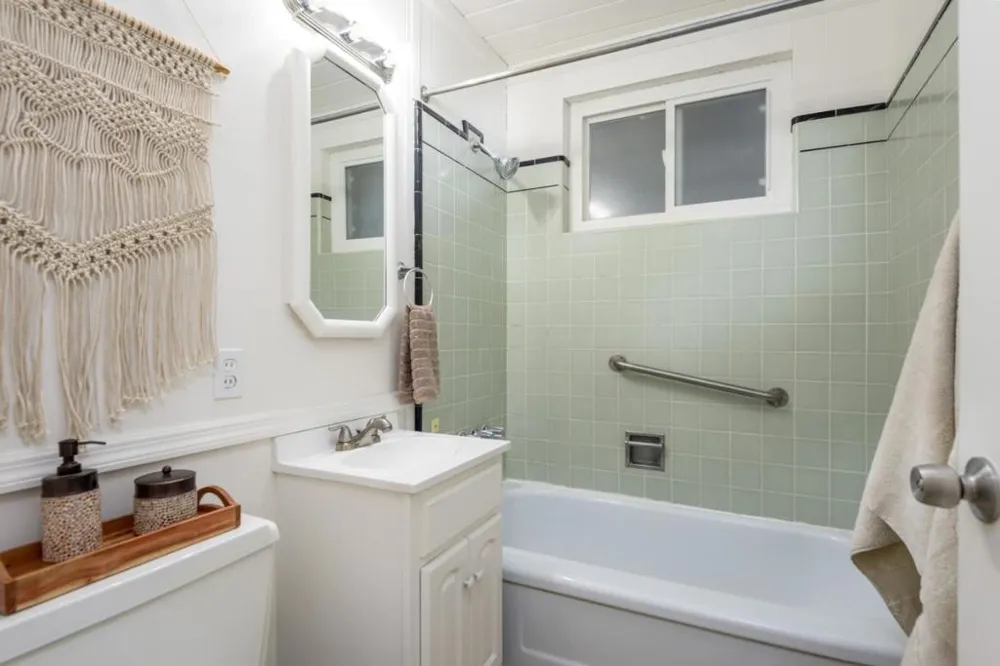 73 Poinsettia Avenue San Mateo, CA 94403