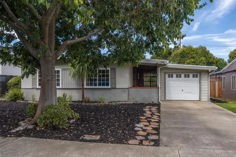 73 Poinsettia Avenue San Mateo, CA 94403