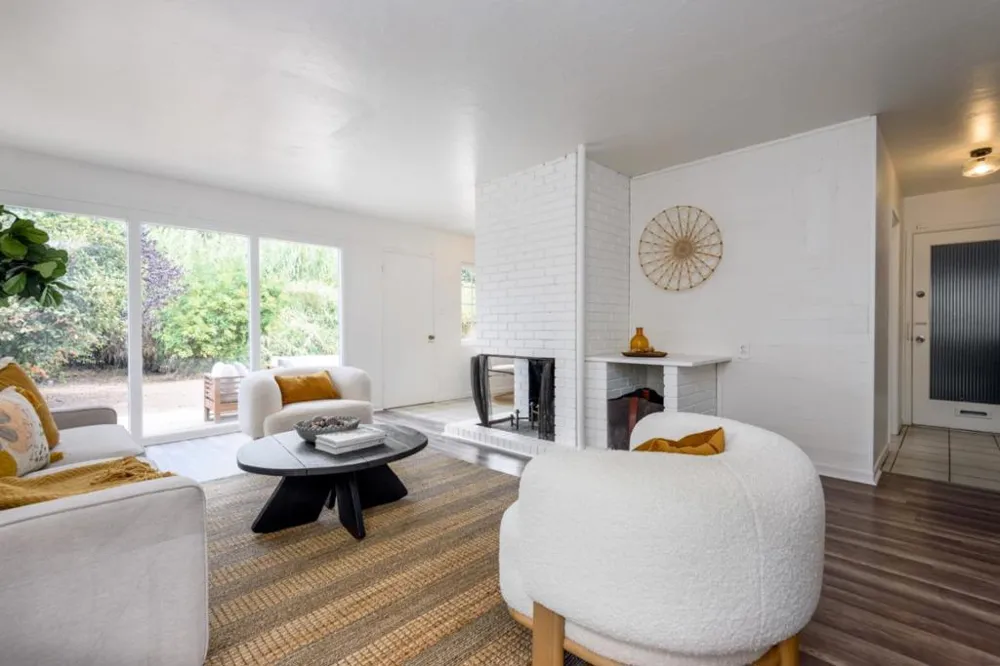 73 Poinsettia Avenue San Mateo, CA 94403