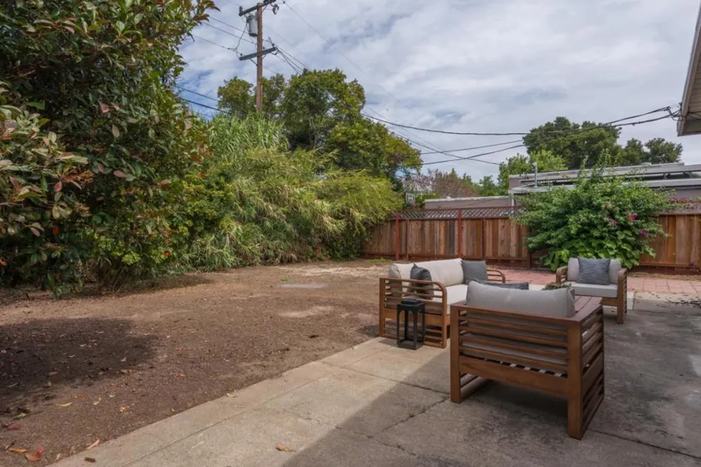 73 Poinsettia Avenue San Mateo, CA 94403