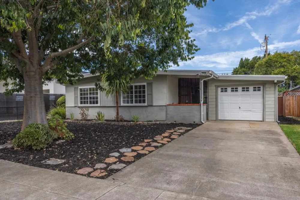 73 Poinsettia Avenue San Mateo, CA 94403