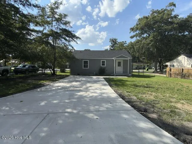 1402 Hazel Avenue New Bern, NC 28560
