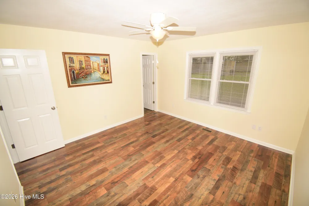 1005 Stillwood Circle Jacksonville, NC 28540