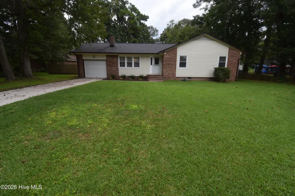 1005 Stillwood Circle Jacksonville, NC 28540